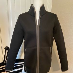 Woman’s North Face Full Zip Jacket
